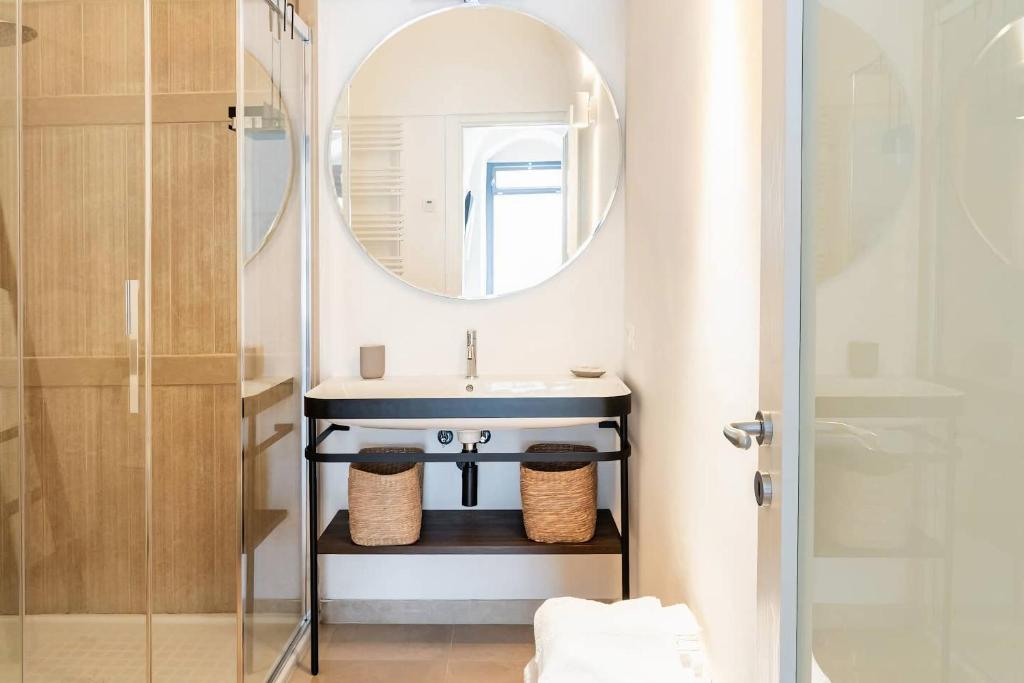 A bathroom at PrivateTerrace, 5min Center, 2Kitchens ,MiCasa