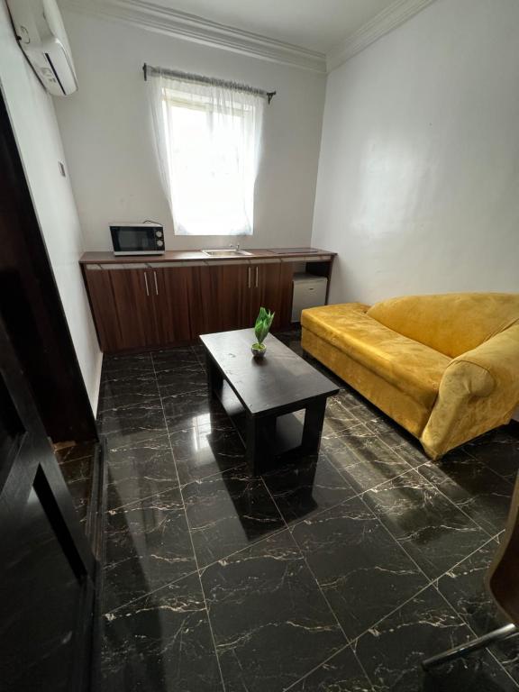 Posezení v ubytování Posh Hotel and Suites Ikeja