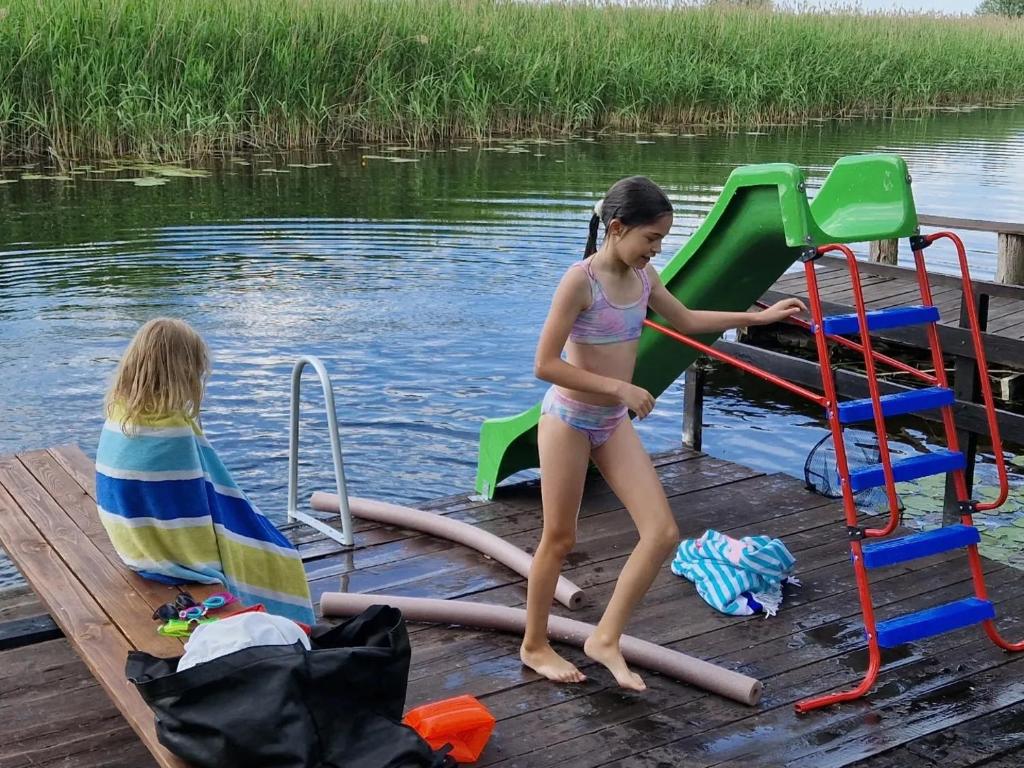 Hostia v ubytovaní Dom nad rzeką Legą