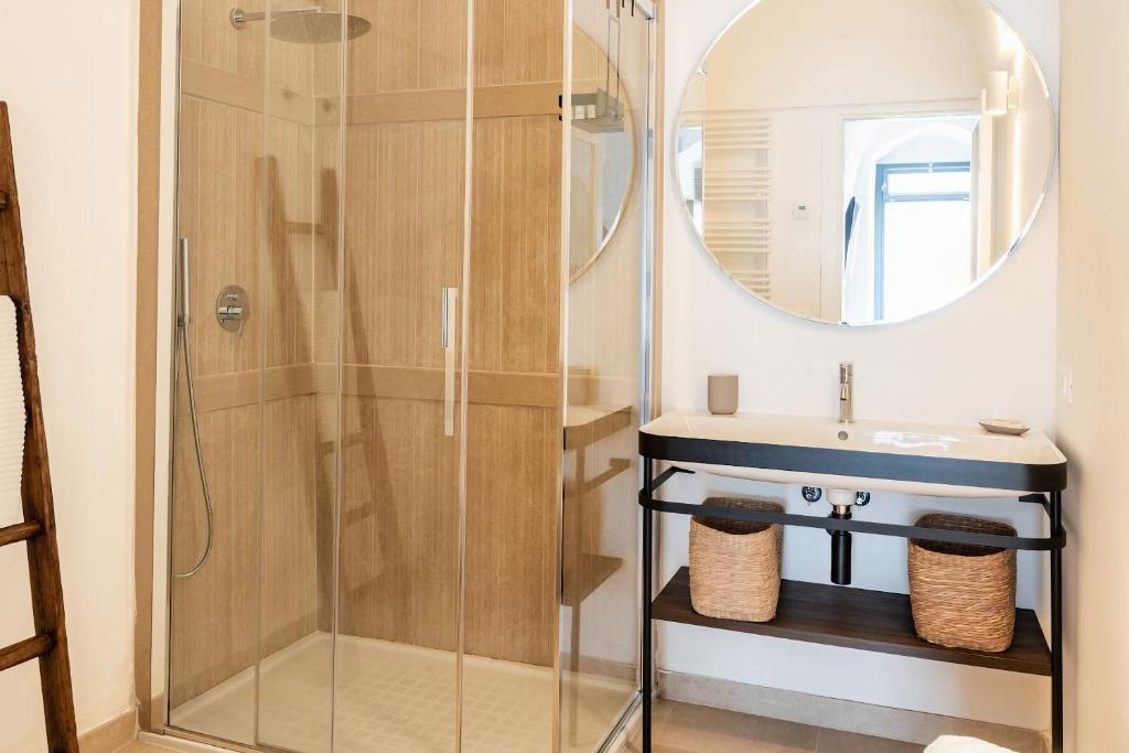 A bathroom at PrivateTerrace, 5min Center, 2Kitchens ,MiCasa