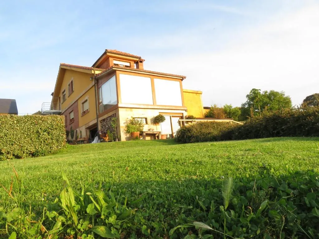 Los 10 mejores alojamientos de Mogro, España | Booking.com