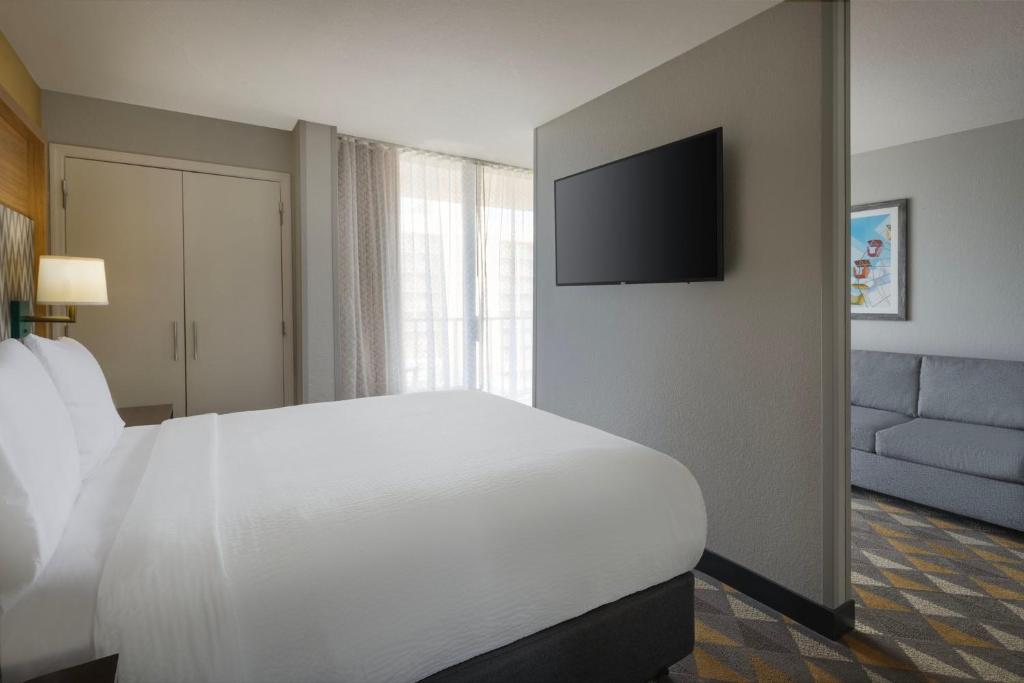 Holiday Inn & Suites Orlando SW - Celebration Area by IHG photo