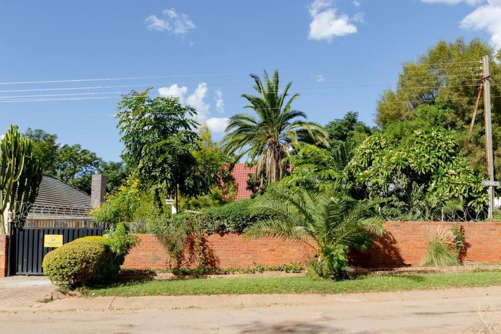 Vườn quanh Anna Lodge