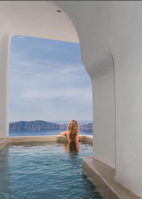 The swimming pool at or close to Iliovasilema Suites