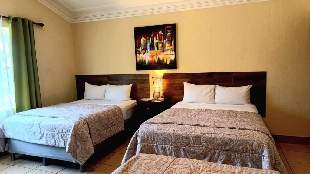 Hotel Don Felipe Aeropuerto - Family Room With Private Bathroom