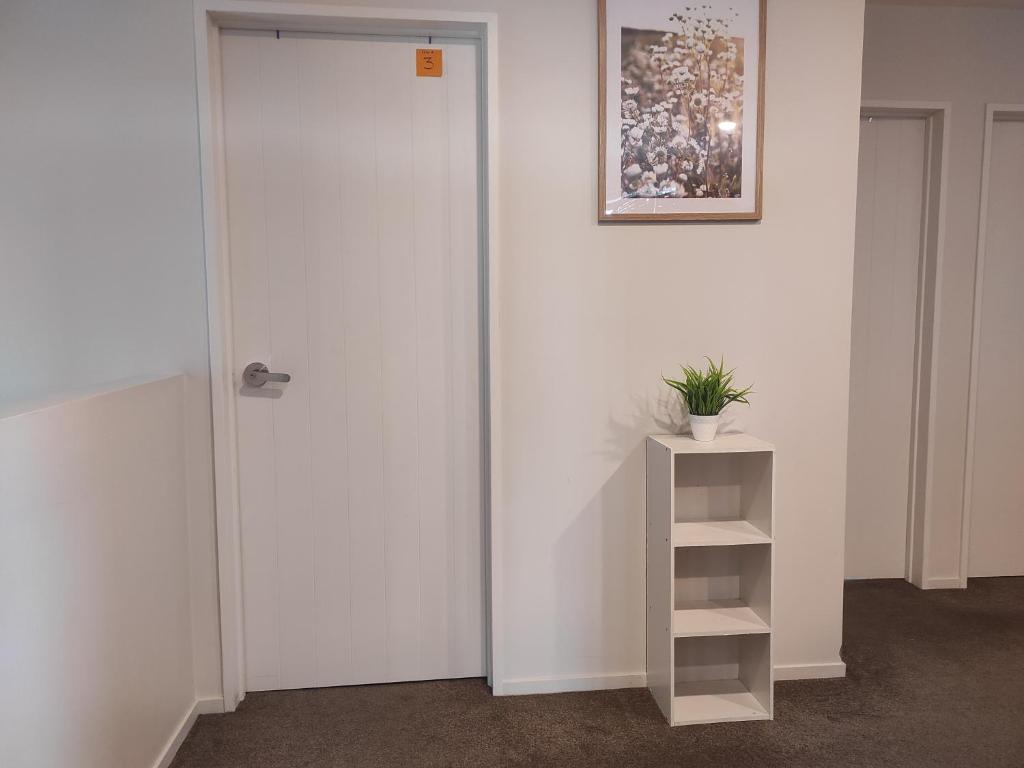 Modern Sunny & Comfy Rooms near Henderson, Auckland