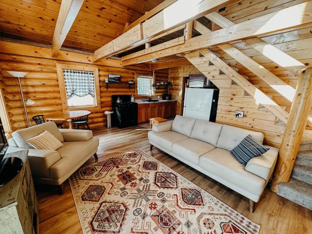 Kuchyň nebo kuchyňský kout v ubytování Cozy Cabins - Alaskan Getaways
