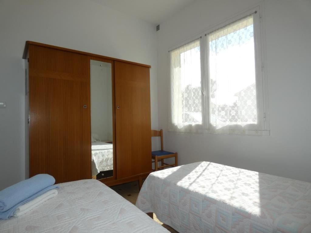 Fotografia z galérie ubytovania Appartement 1 chambre à Notre-Dame-de-Monts, proche plage, terrasse, animaux acceptés - FR-1-540-216 v destinácii Notre-Dame-de-Monts