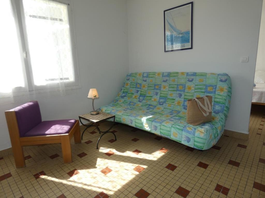 Fotografia z galérie ubytovania Appartement 1 chambre à Notre-Dame-de-Monts, proche plage, terrasse, animaux acceptés - FR-1-540-216 v destinácii Notre-Dame-de-Monts