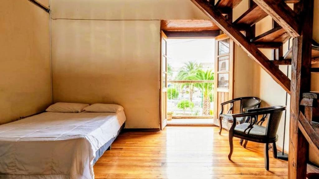 Hostal La Suite - Double Room With Private Bathroom