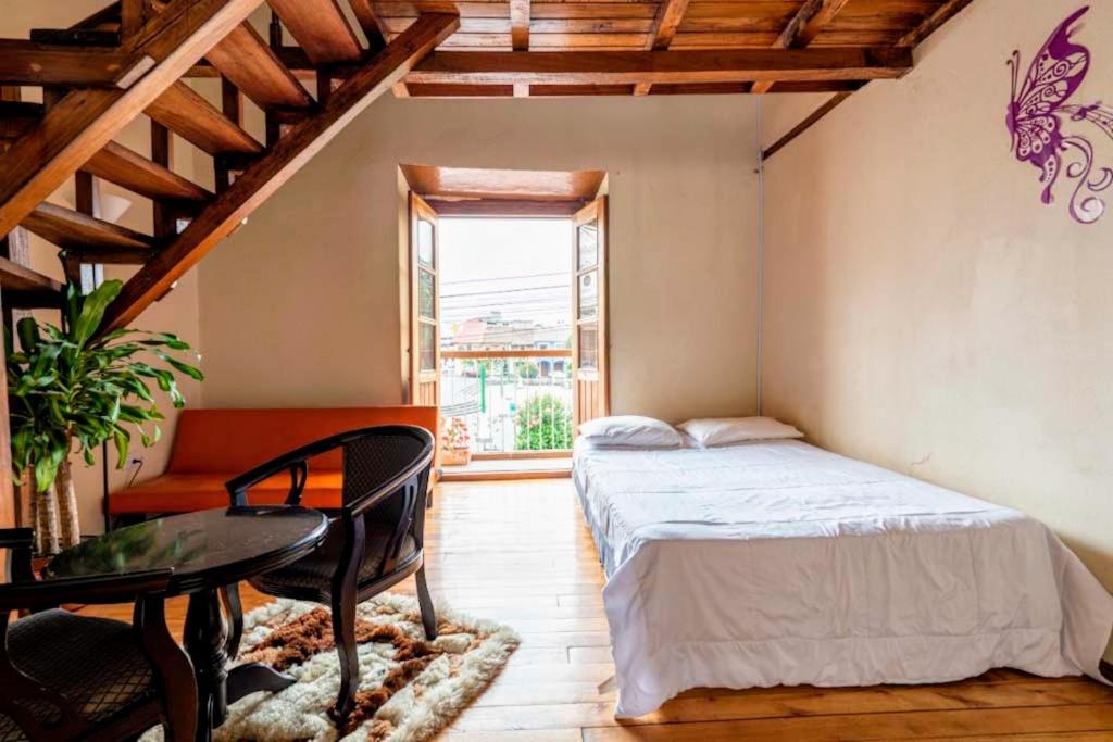 Hostal La Suite - Double Room With Private Bathroom