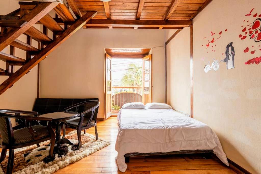 Hostal La Suite - Double Room With Private Bathroom