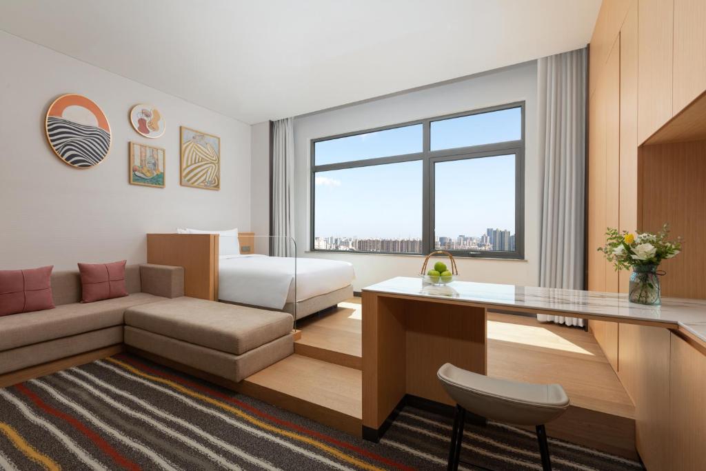 Posezení v ubytování Fraser Place Wujiaochang Shanghai - Adjoin business center, free minibar