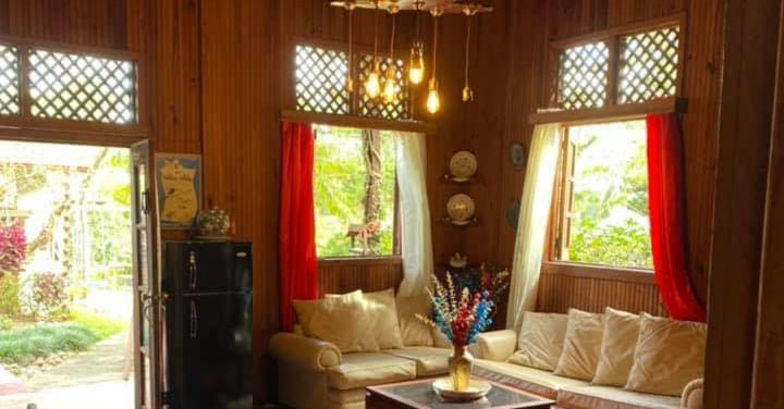 Χώρος καθιστικού στο Rancho Fernandez