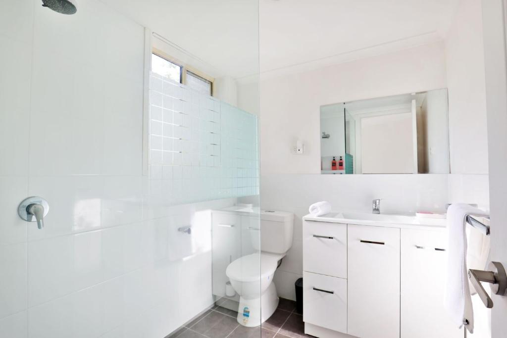 Koupelna v ubytování Anglesey - Pet Friendly with Pool - 4 Mins Walk to Beach