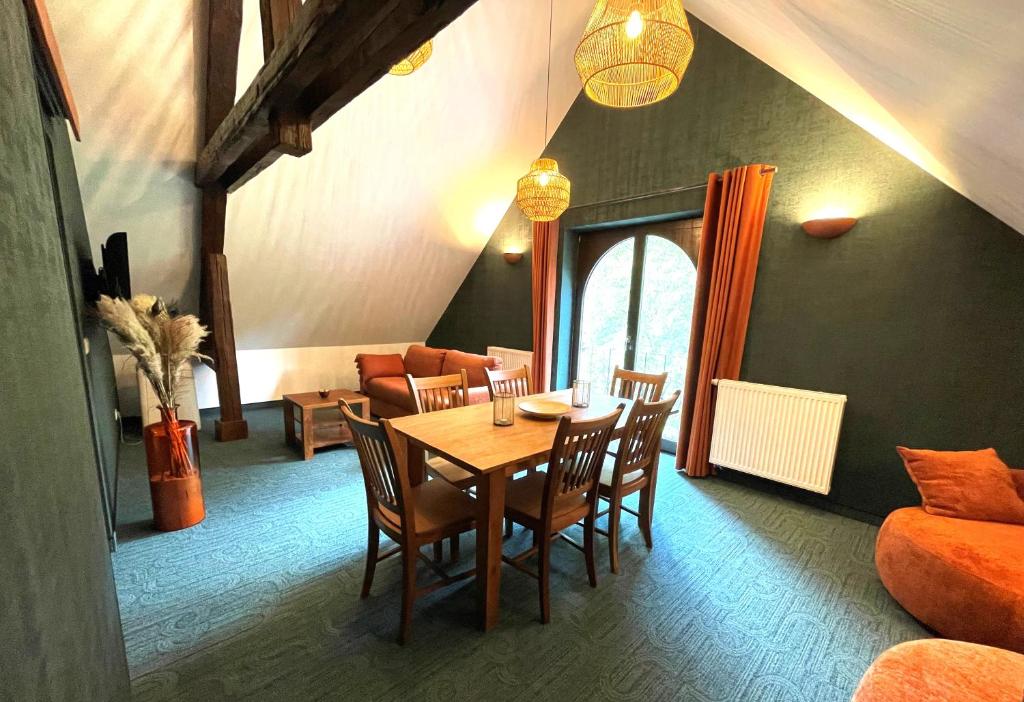 Posezení v ubytování Hotel des Comtes Durbuy