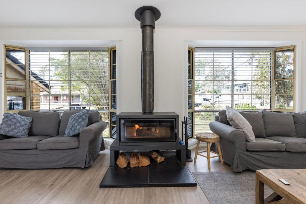 Posezení v ubytování Anglesey - Pet Friendly with Pool - 4 Mins Walk to Beach