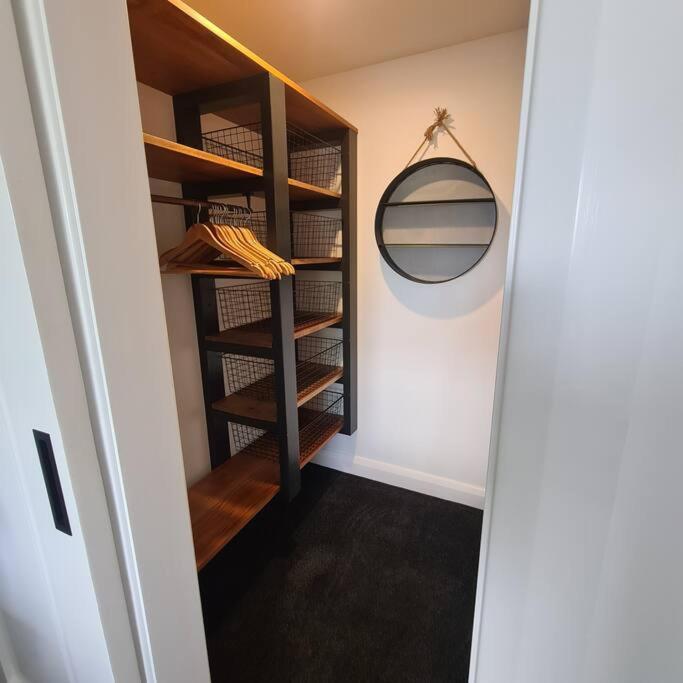 Apartment 6 - Haddin Court - Funky One Bedroom - Resim 13