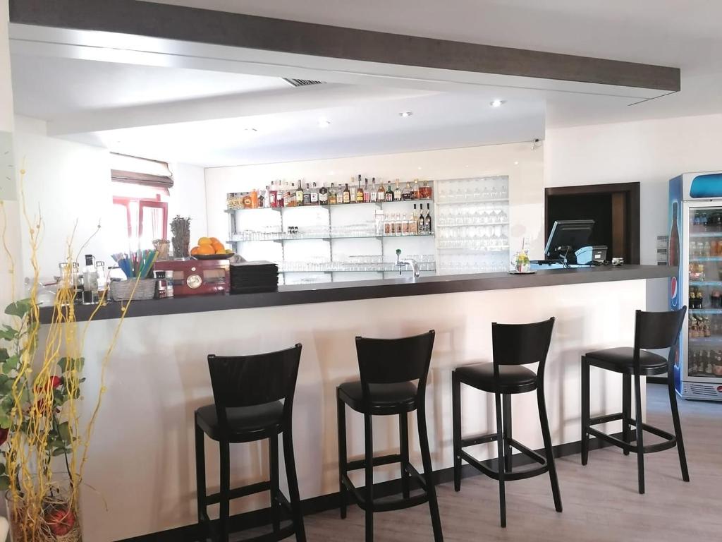 Lounge nebo bar v ubytování Hotel Peklo