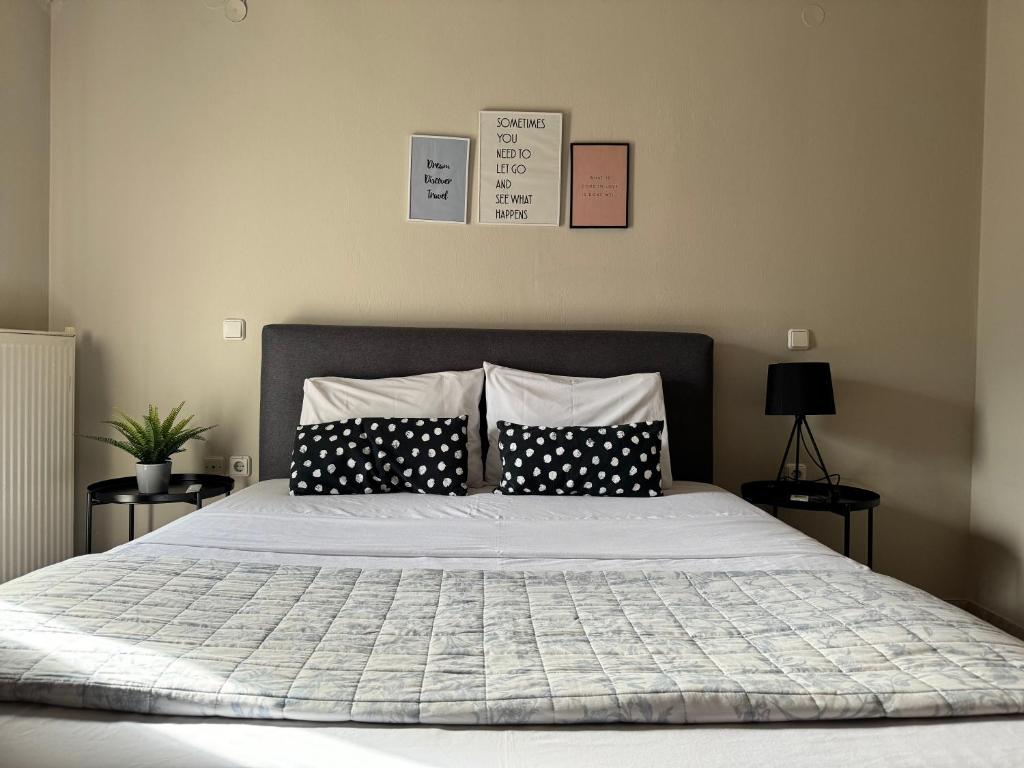 Łóżko lub łóżka w pokoju w obiekcie Top Line & Modern Apartments in Ioannina