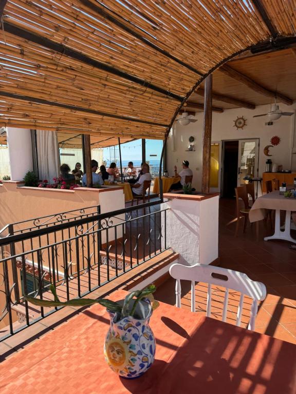 Restauracja lub miejsce do jedzenia w obiekcie EnzoilNegro home