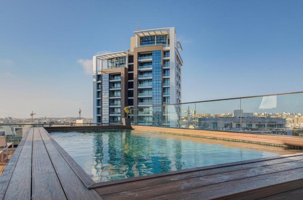 Bazén v ubytování Noru Hotel Malta - Adults Only Hotel nebo v jeho okolí