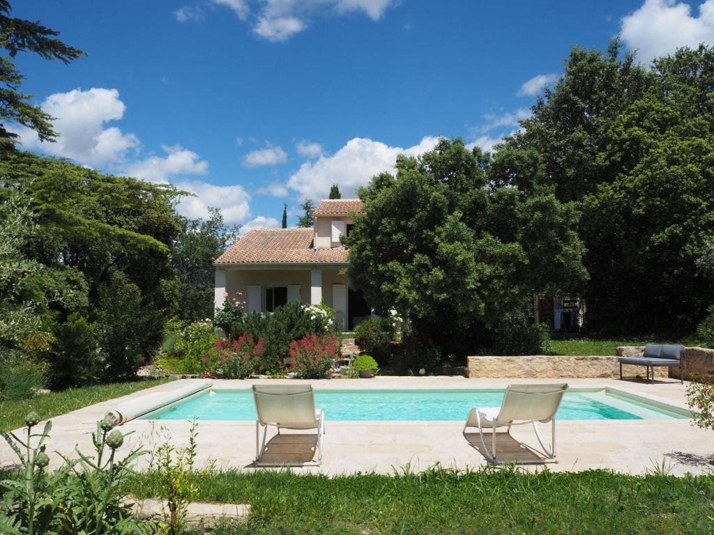 Bazén v ubytování Holiday Home in Villes-sur-Auzon with Pool nebo v jeho okolí