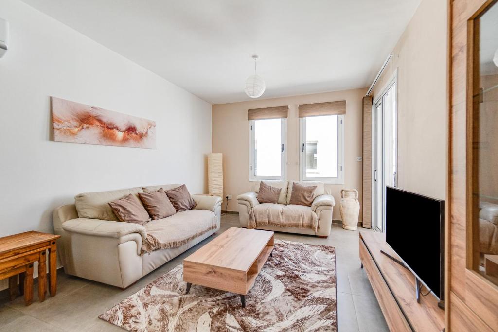 Steni Views Apartment by Ezoria Villas