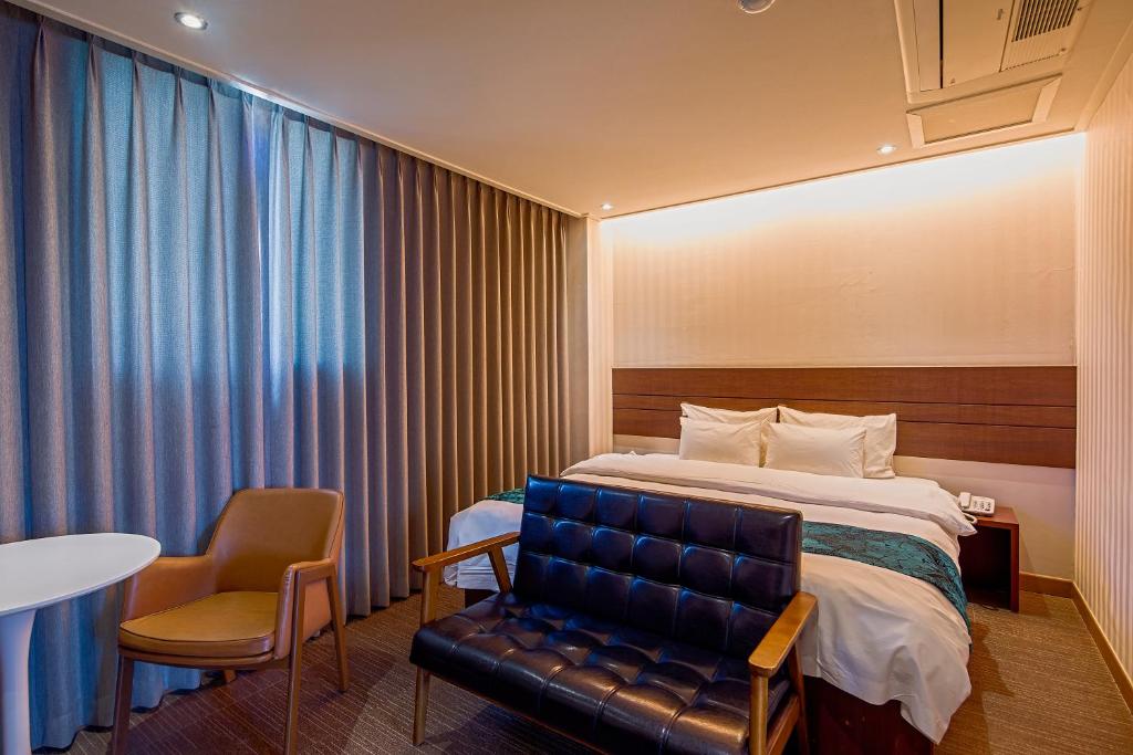 Namsan Hill Hotel - Deluxe Double Room