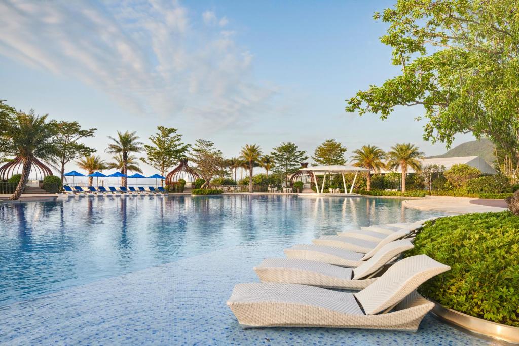 Bazén v ubytování Intercontinental Shenzhen Dameisha Resort by IHG nebo v jeho okolí