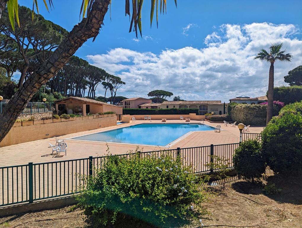 Zdjęcie z galerii obiektu Vue mer, piscine & plages w miejscowości Sainte-Maxime