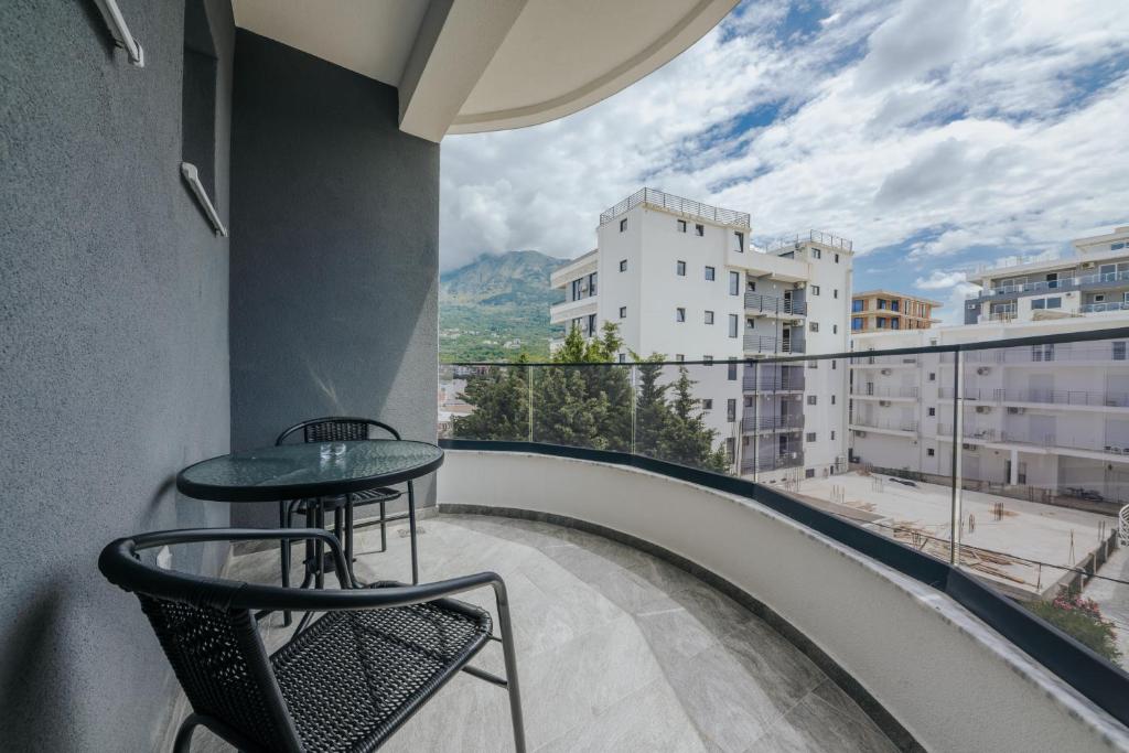 Nespecifikovaný výhled na hory nebo výhled na hory při pohledu z aparthotelu