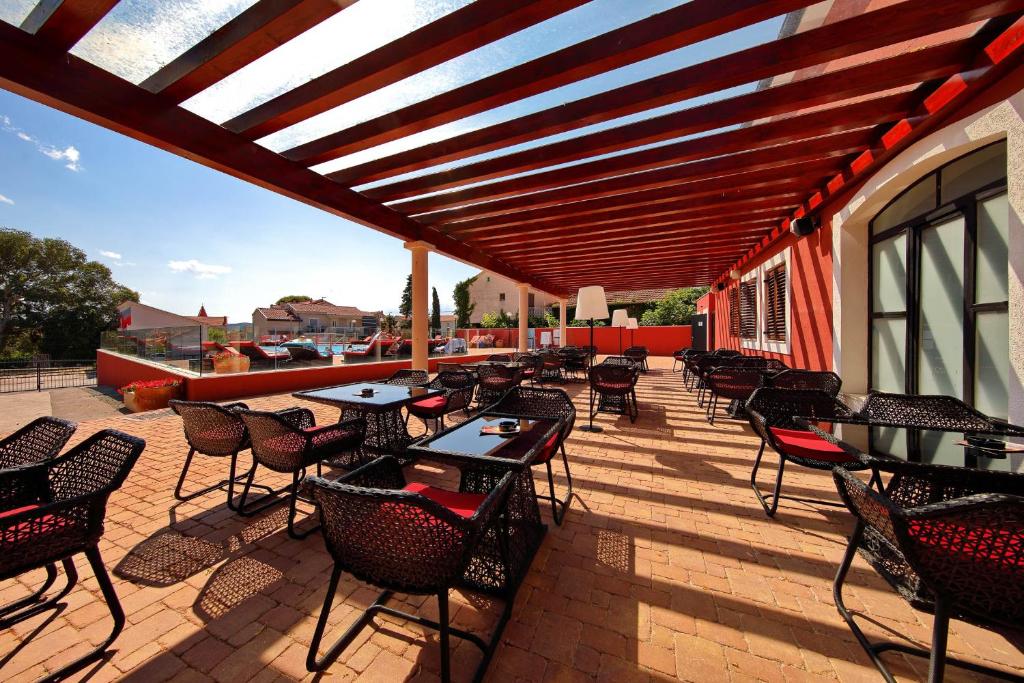 Restauracja lub miejsce do jedzenia w obiekcie Hotel Villa Donat