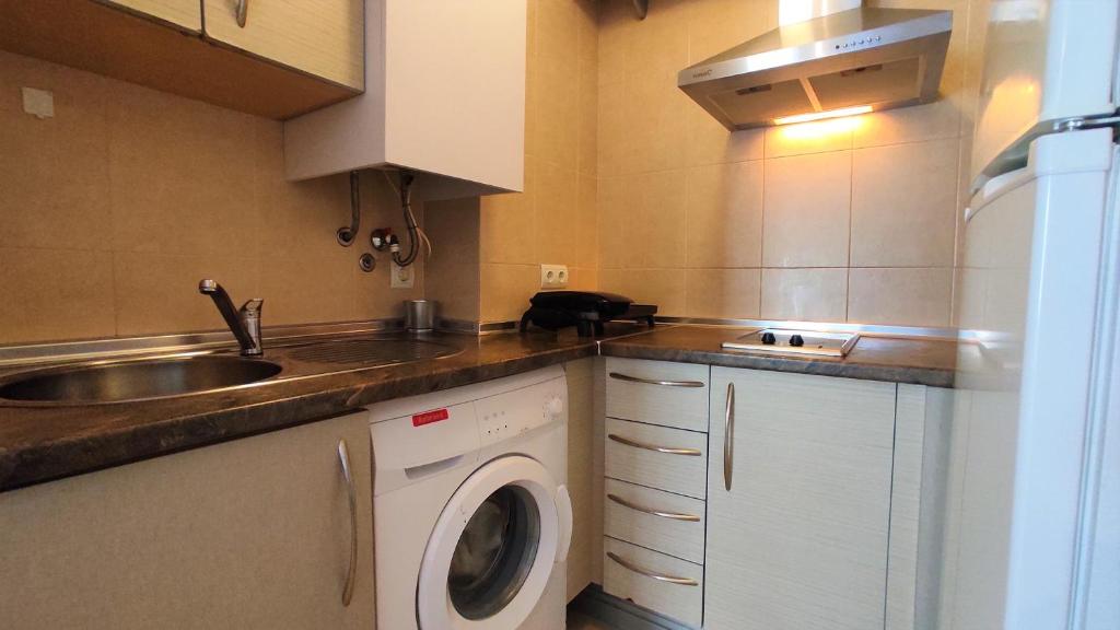 Kuchyň nebo kuchyňský kout v ubytování Apartamento Sorolla Benalmádena