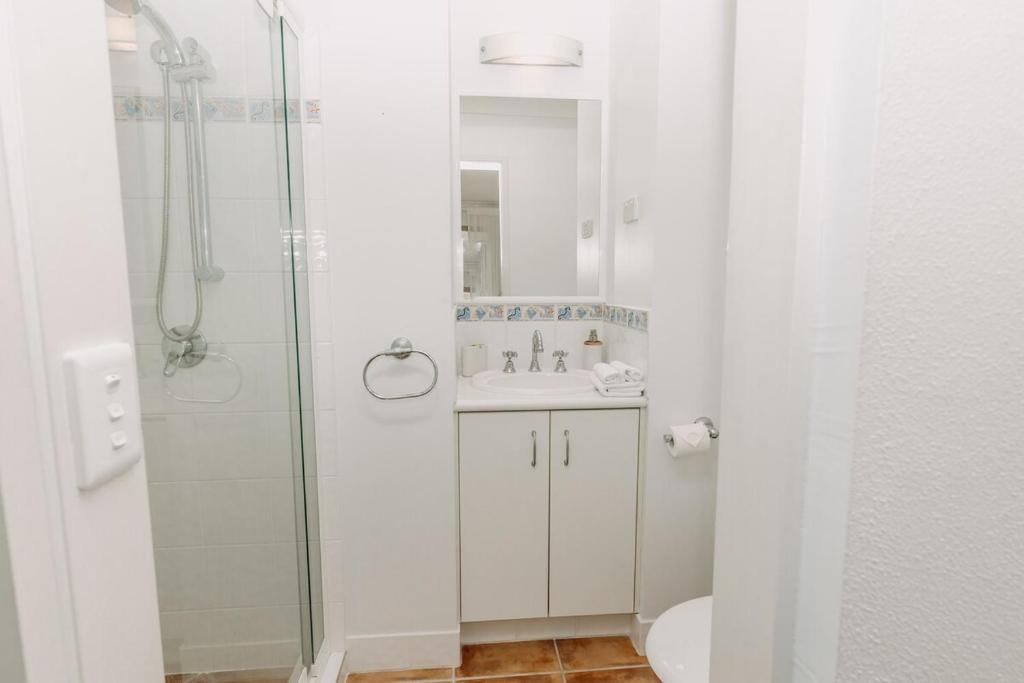 Bilik mandi di 'Key Point' - Tranquil Getaway - Mooloolaba