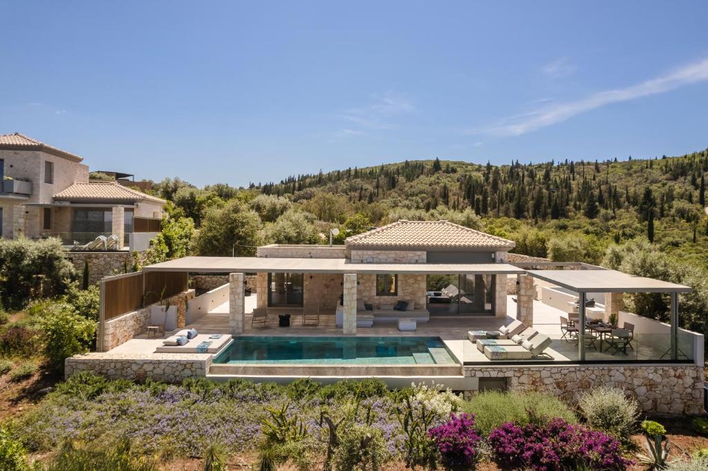 Bazén v ubytování Epiphany Villas Lefkada nebo v jeho okolí