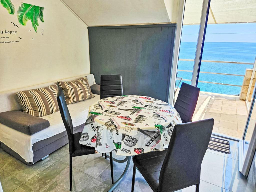 Гостиная зона в Apartment Snježana-3 by Interhome