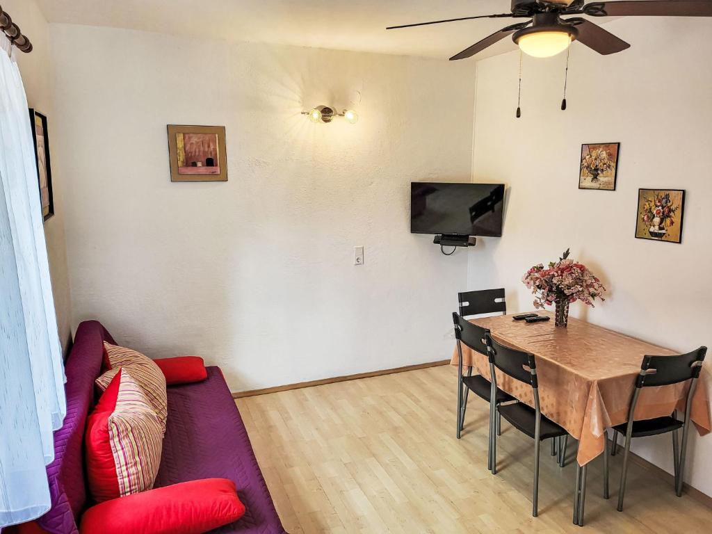 Zdjęcie z galerii obiektu Apartment Rovanjska-3 by Interhome w mieście Rovanjska