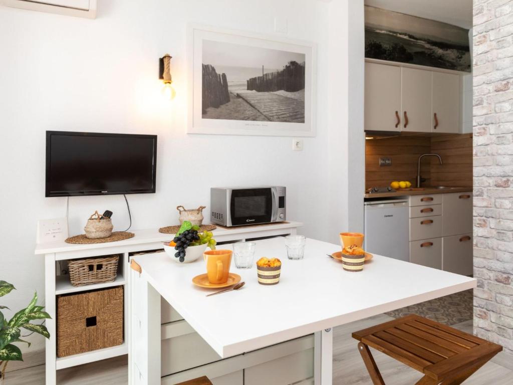 Kuchyň nebo kuchyňský kout v ubytování Studio Calafont by Interhome
