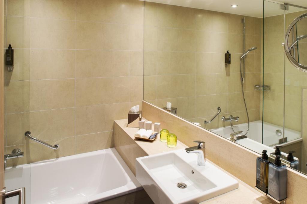 Holiday Inn Frankfurt Airport, an IHG Hotel - Standard Twin Room