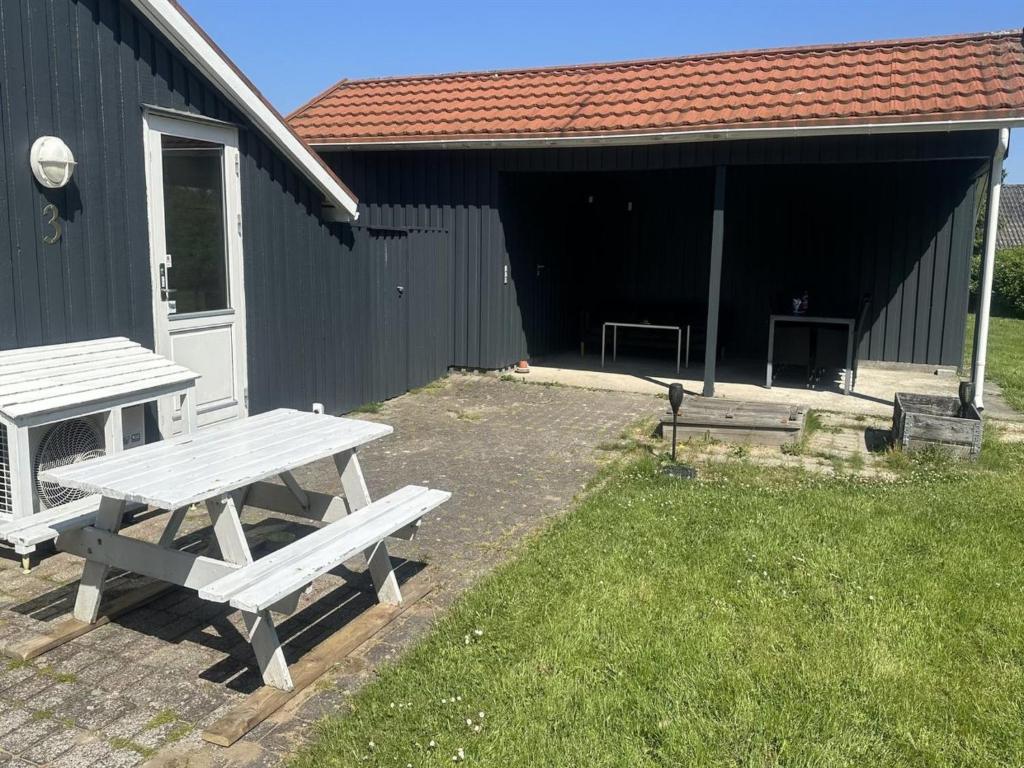 Zahrada ubytování Holiday Home Frellef - 491m from the sea by Interhome