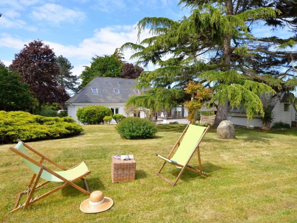 Κήπος έξω από το Holiday Home Chante-Brise by Interhome