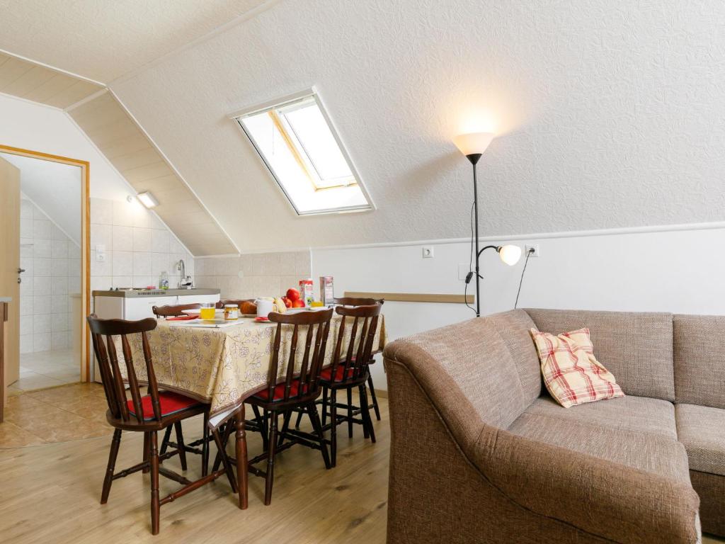 Posezení v ubytování Apartment Kemping by Interhome