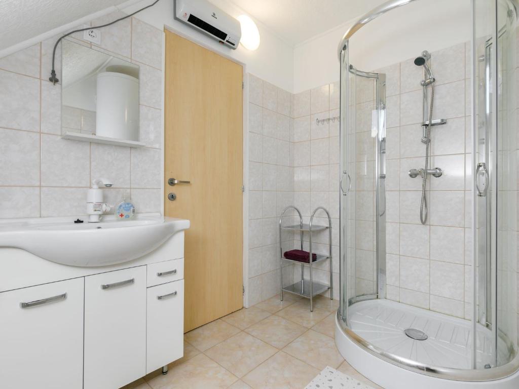 Koupelna v ubytování Apartment Kemping by Interhome