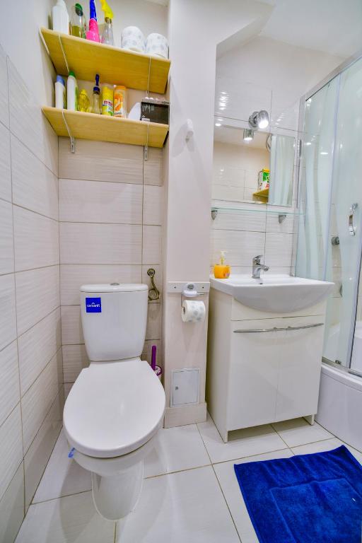 Kúpeľňa v ubytovaní Apartament u Joli w Kolobrzegu Podczele - 2 sypialnie, 50m2, wifi i parking za darmo!