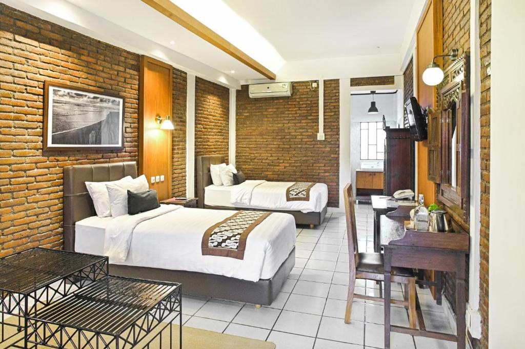 Paku Mas Hotel - Deluxe Twin Room