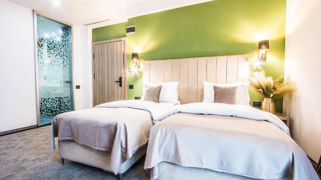 Central Carol APARTHOTEL 2