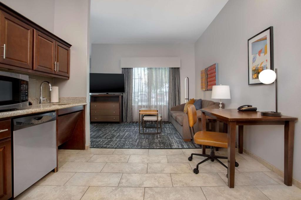 Homewood Suites by Hilton Lackland AFB/SeaWorld, TX - King Studio Suite - Hearing Access/Non-Smoking