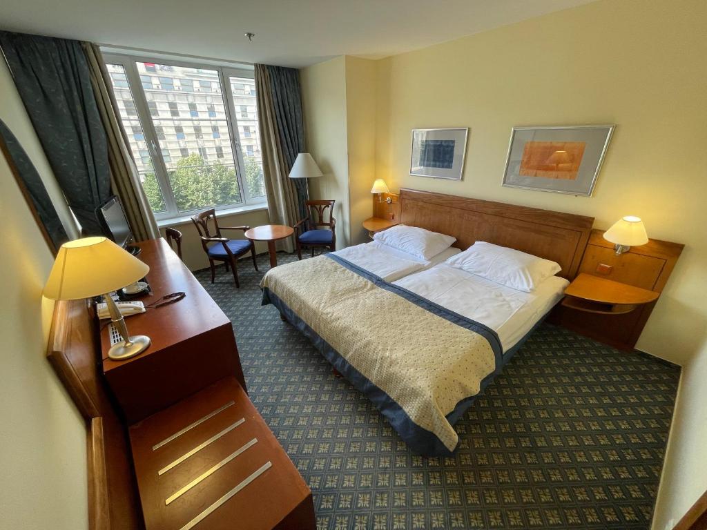 Ramada Prague City Centre - Resim 41