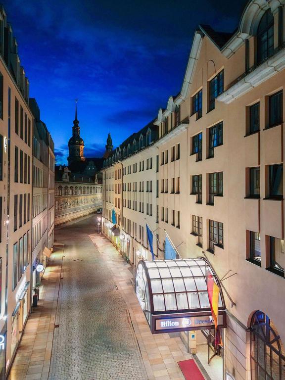 Hilton Dresden an der Frauenkirche - Resim 14